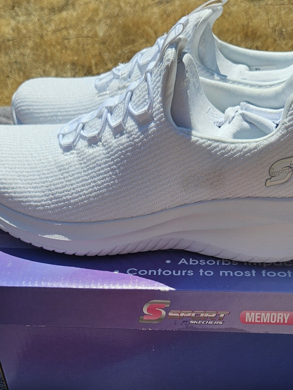 Skechers Women’s All-White Knit Slip-On Athletic Sneakers Size 8. - Picture 2 of 9